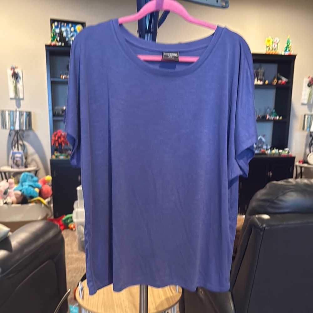 32 Degrees Purple Boxy Relaxed T-Shirt with Crew Neck and Short Sleeves. Size XL